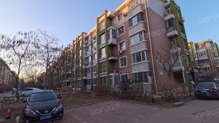 和泰红枫园外景图