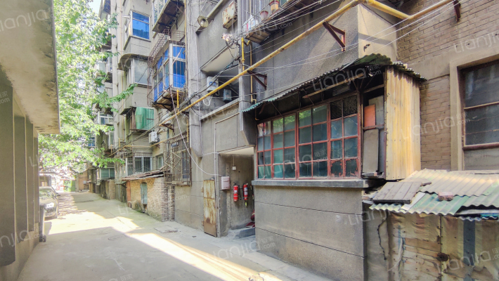 压缩机厂家属院外景图