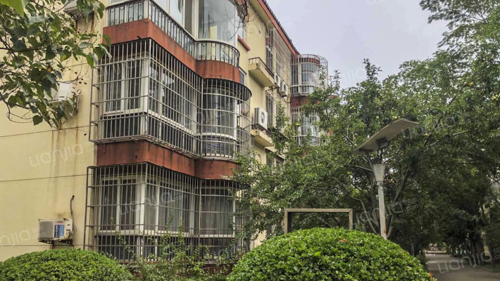 正大别墅外景图