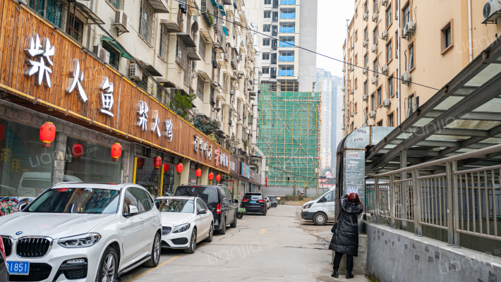 建材公司宿舍外景图