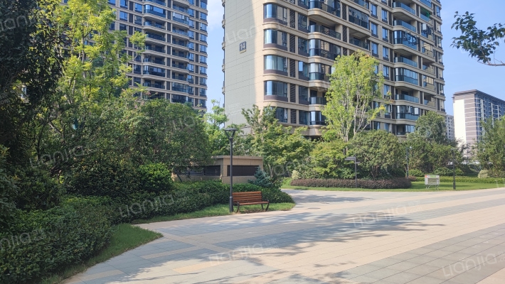 华发中城中央荟外景图