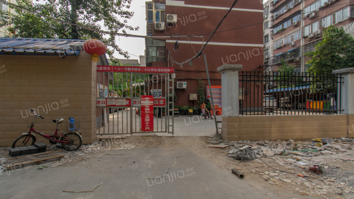 经五路33号院外景图