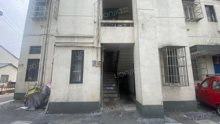 鸡鹅市弄外景图