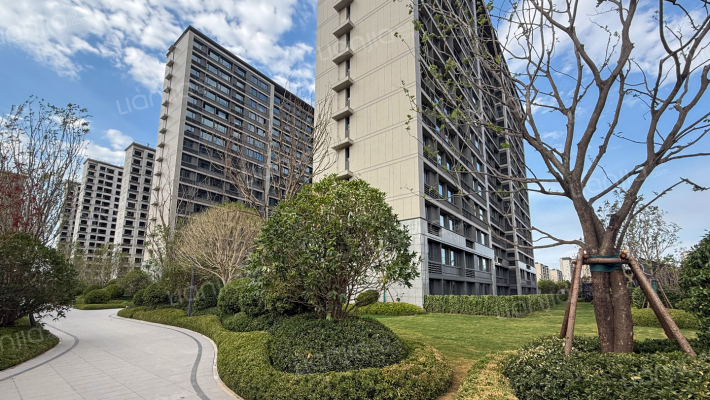 地建嘉信臻城外景图