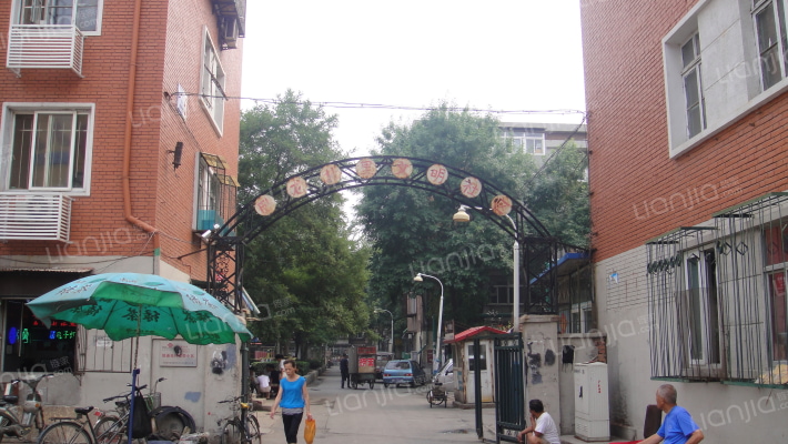 卧龙北里外景图