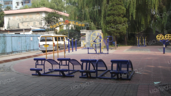 松榆东里外景图