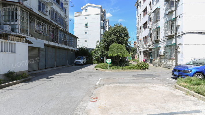 东大小区外景图