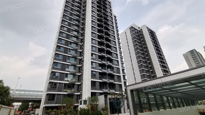 城发投云境府外景图