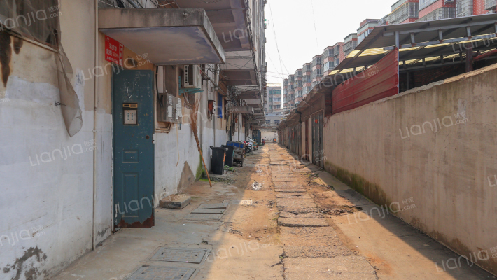 荣立公寓外景图