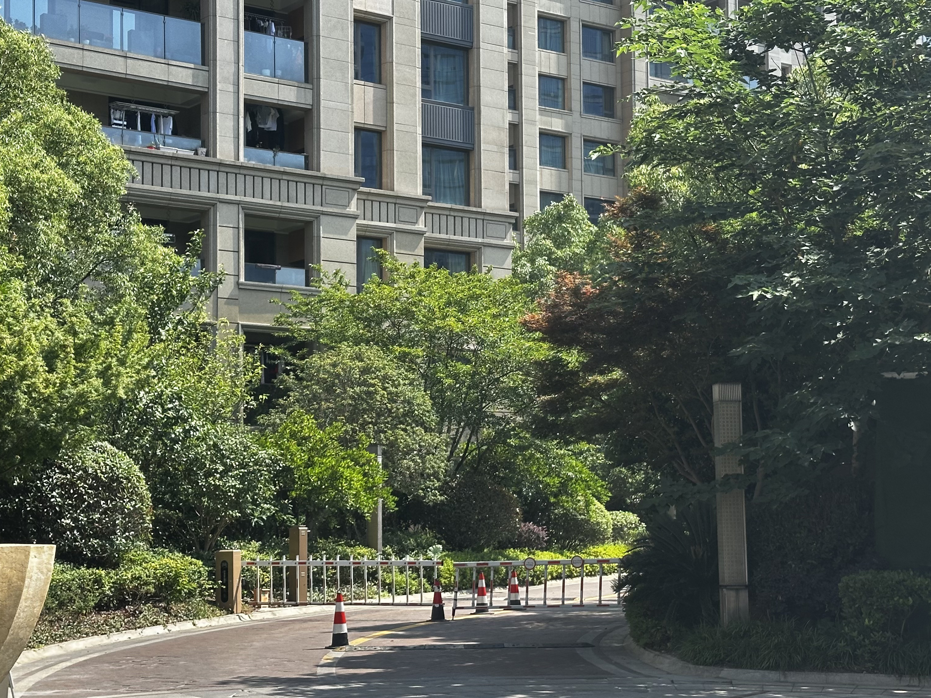 滨江金茂府小区实景 6