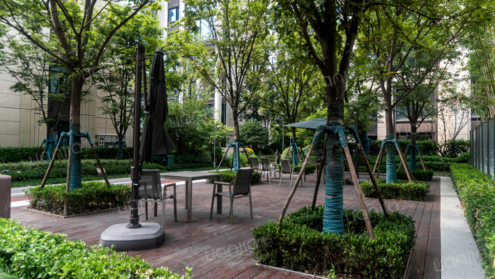 龙湖春江天玺南区外景图