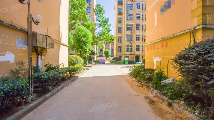 高校住宅小区外景图