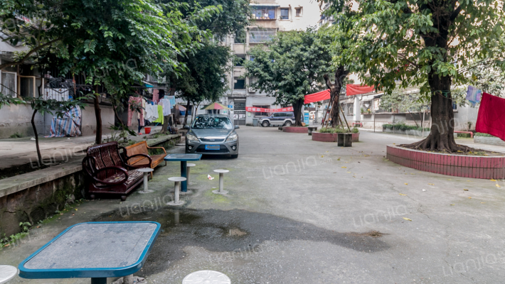 五棵树小区外景图