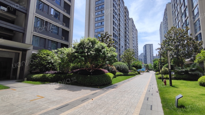 滨江龙湖东潮府外景图