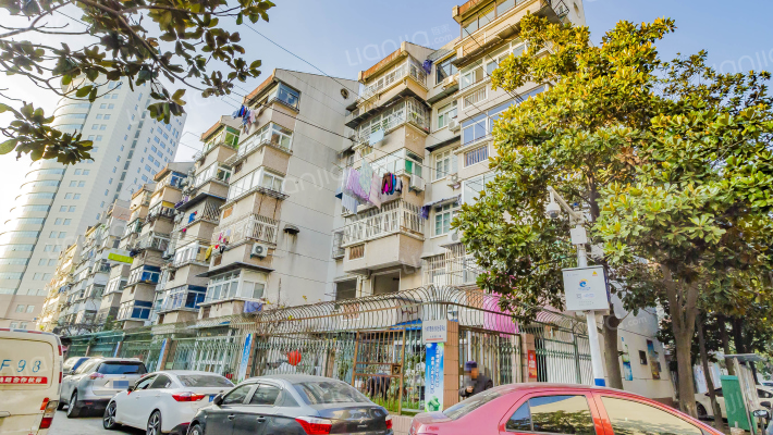 市建委宿舍外景图