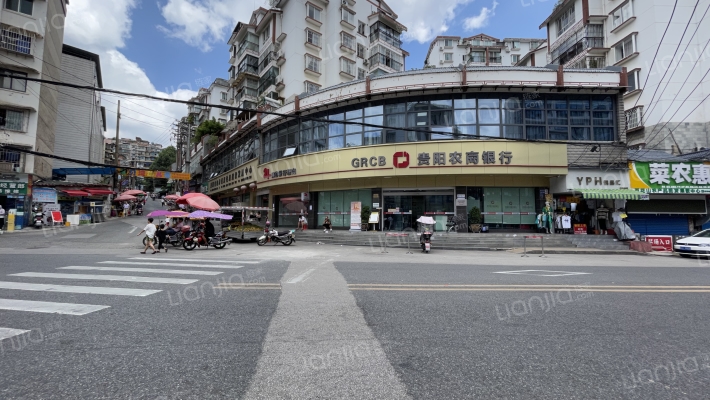 百花山路外景图