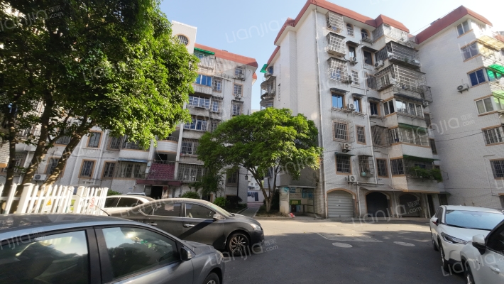 丽华公寓外景图