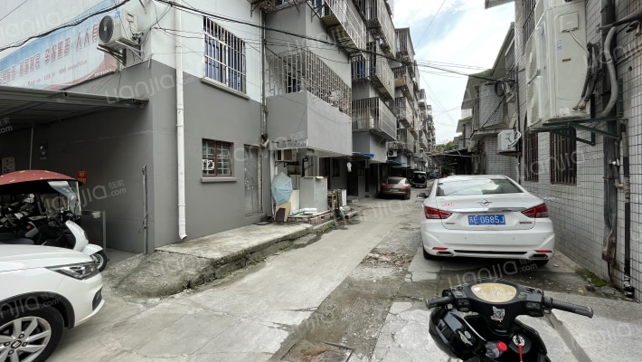 里湖泾别墅区外景图