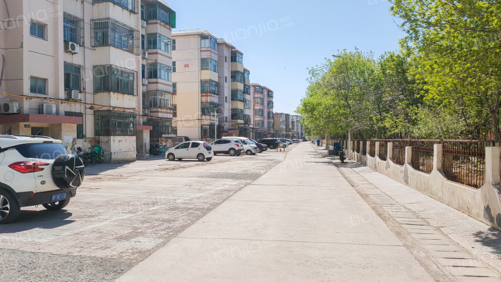 芳华小区外景图