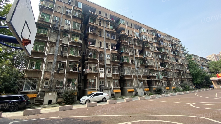 锦江油泵厂生活区外景图