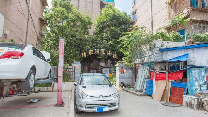 博泰温馨小区外景图