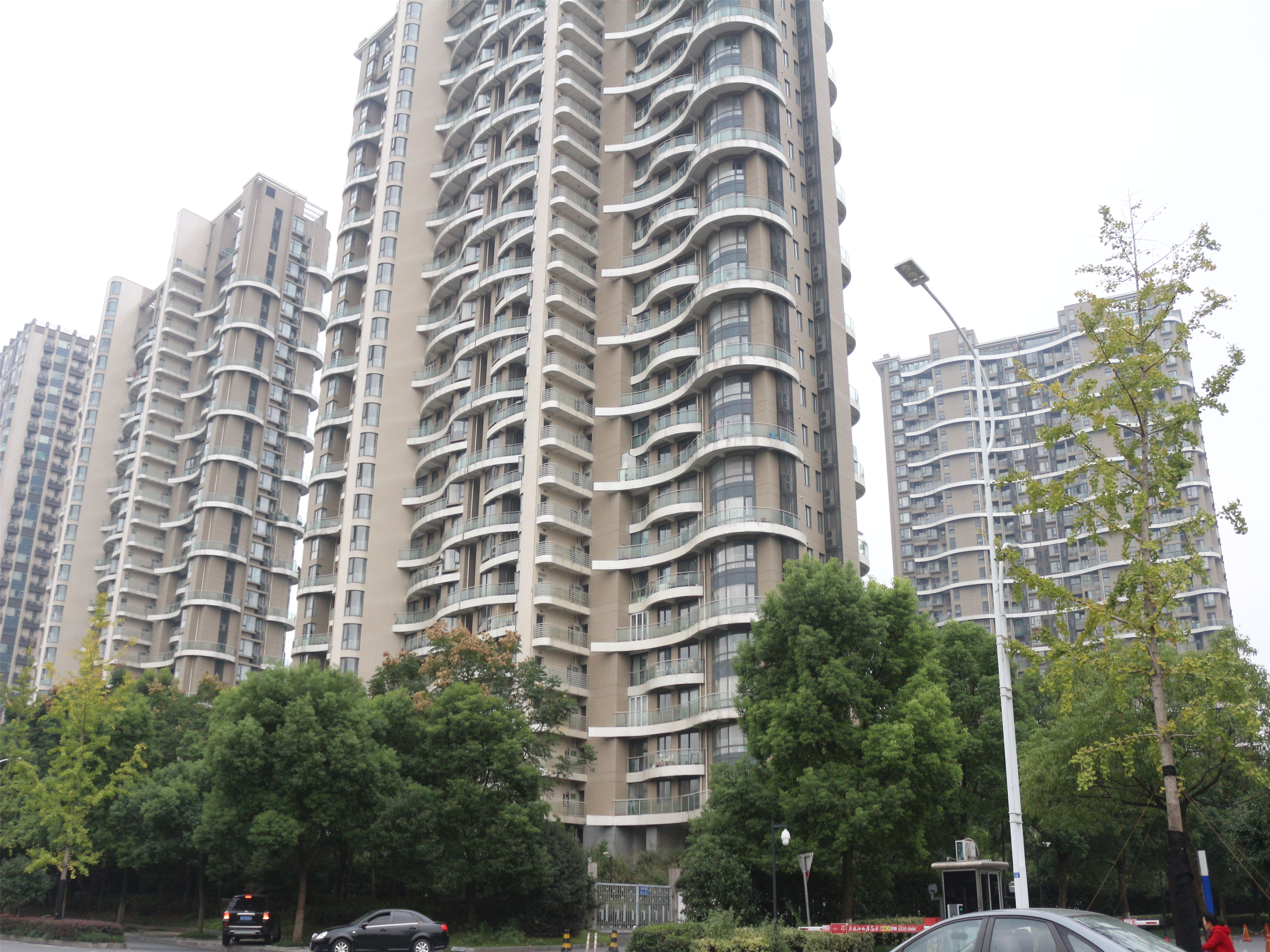 天鸿君邑小区实景 3