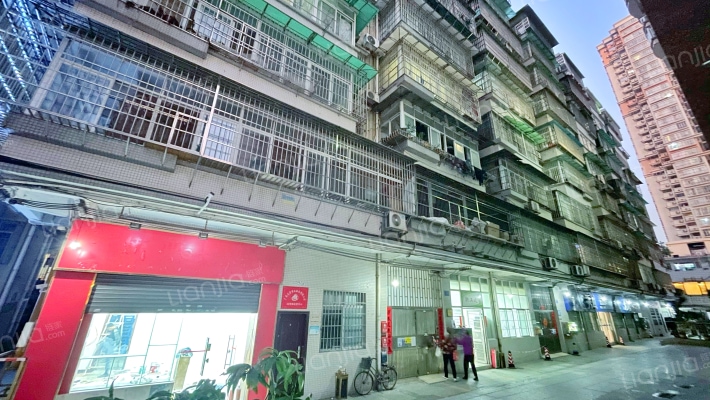 寺右新马路25大院外景图