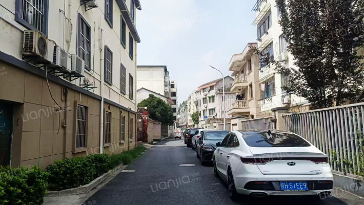 供电所宿舍外景图