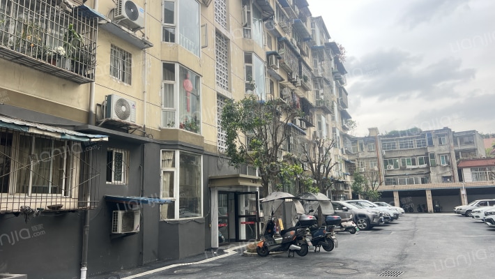 粮食局家属院外景图