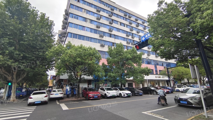 经贸大楼外景图