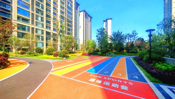 云锦东方外景图