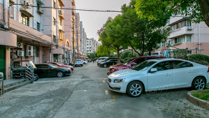 齐八小区外景图
