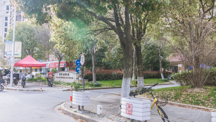 保利金爵公寓外景图