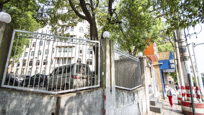 国立小区外景图