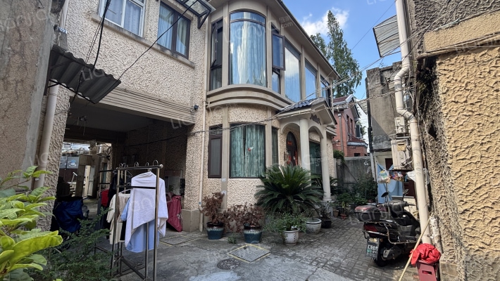 北极山村外景图