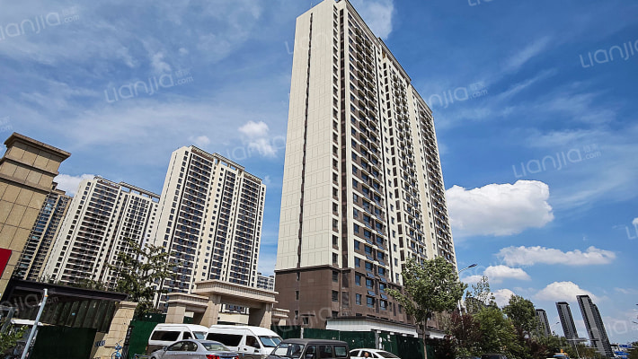 百一十里湖畔外景图