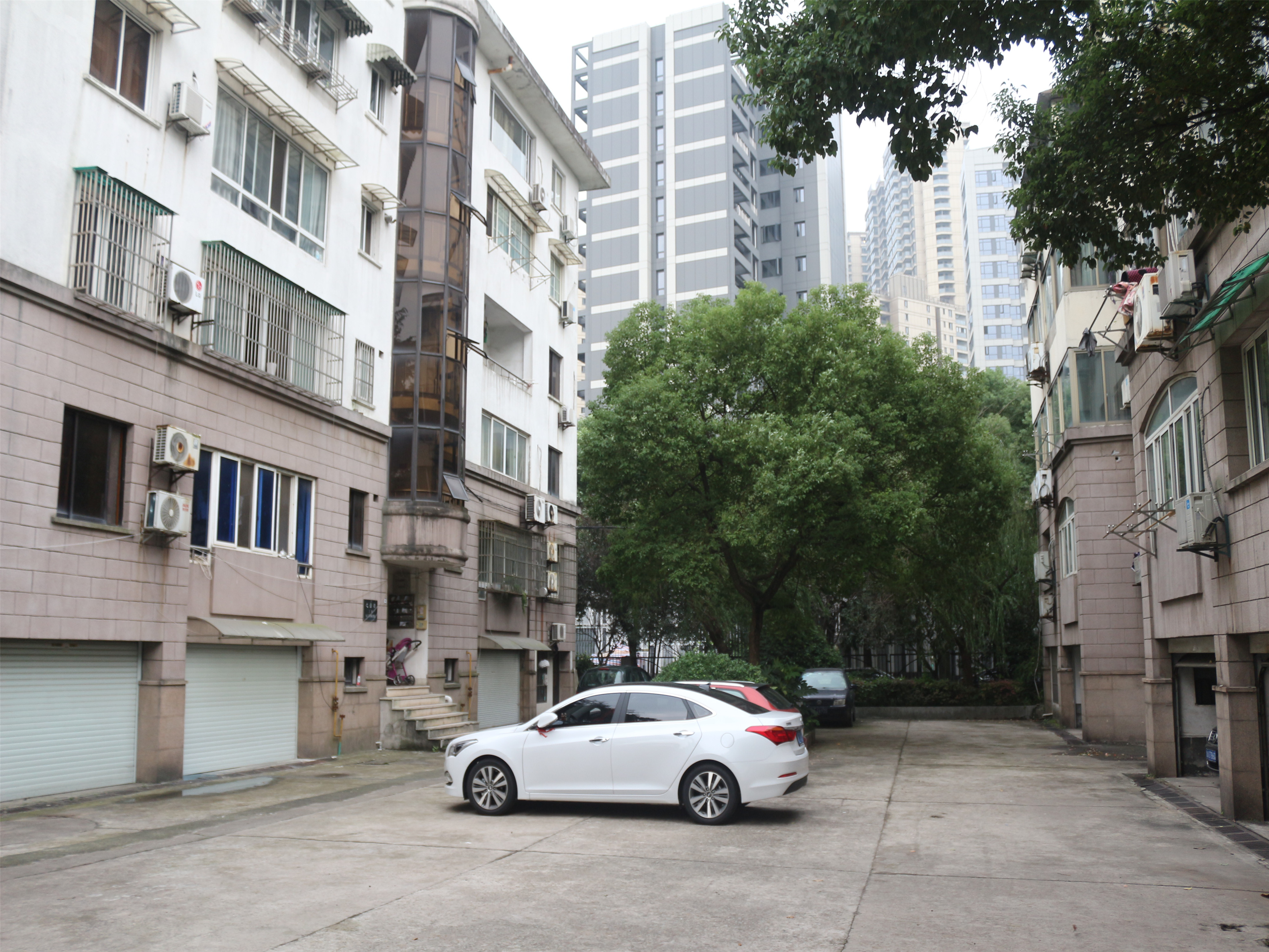 Zhijiang Garden compound photo 18