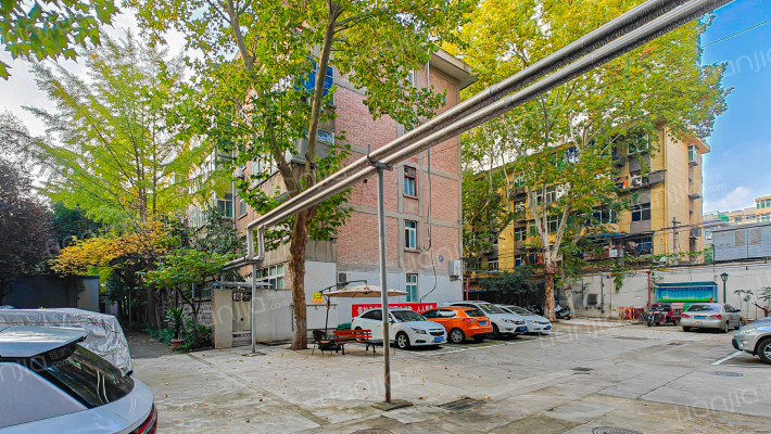 公园南路180号外景图