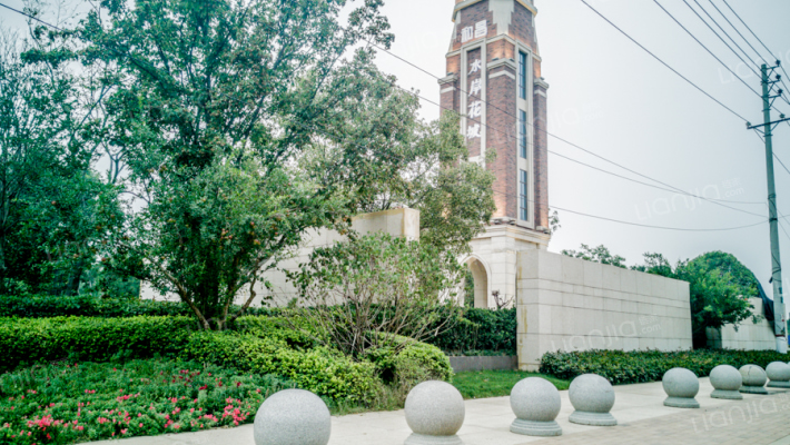水岸花城香熙里外景图