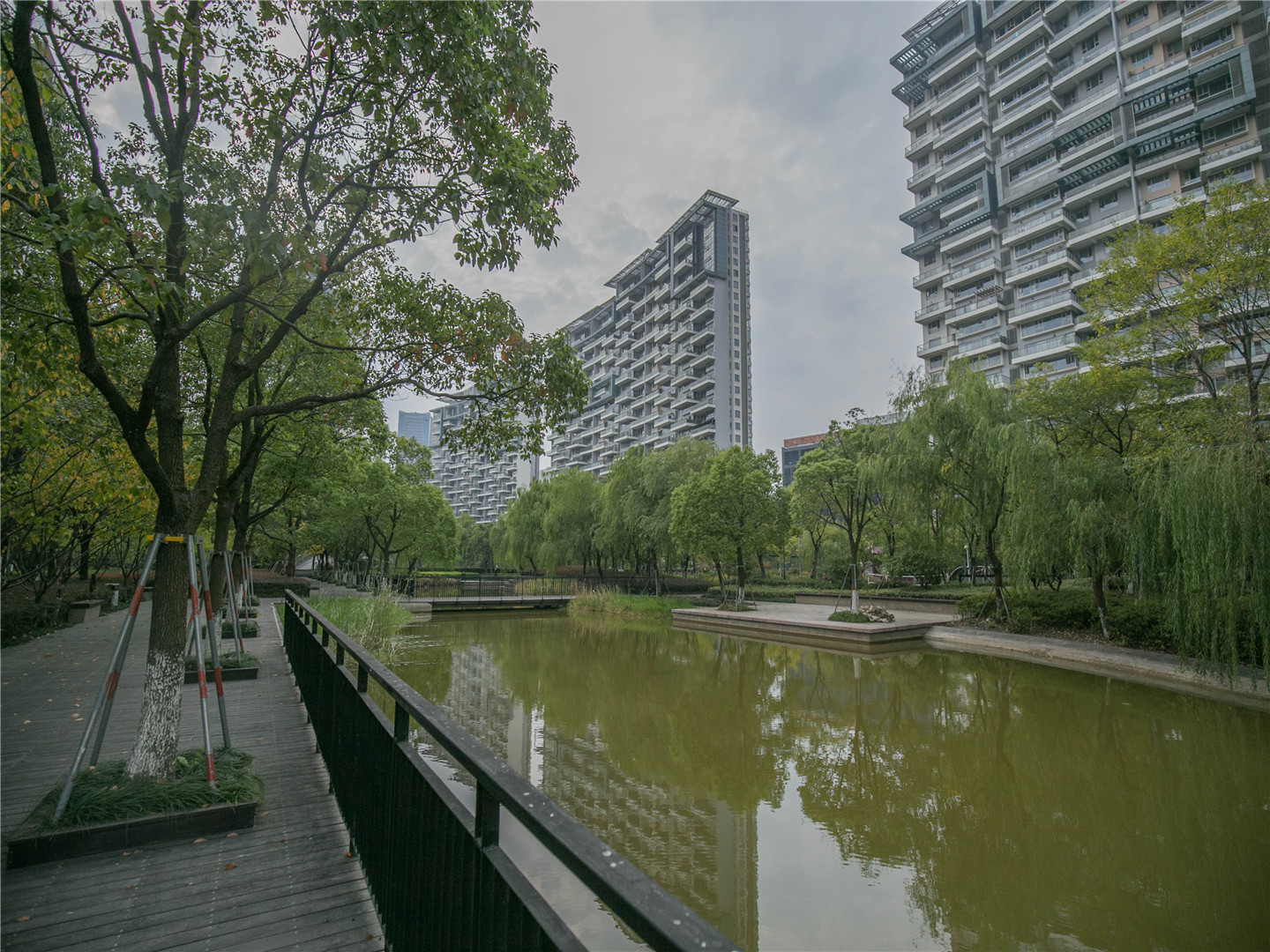 君临天下小区实景 17