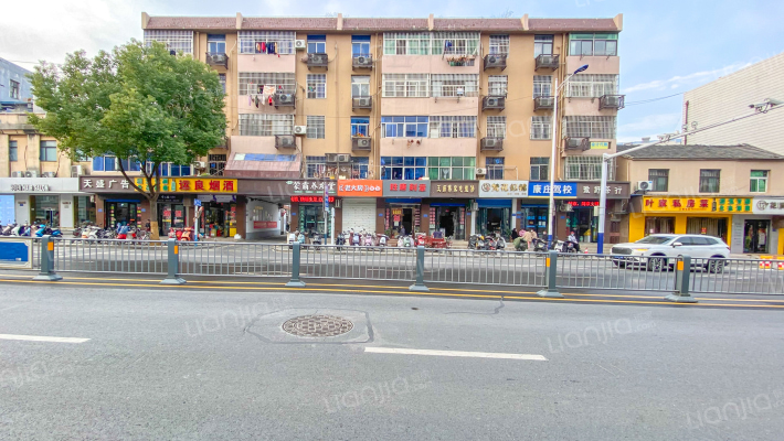 老区政府外景图