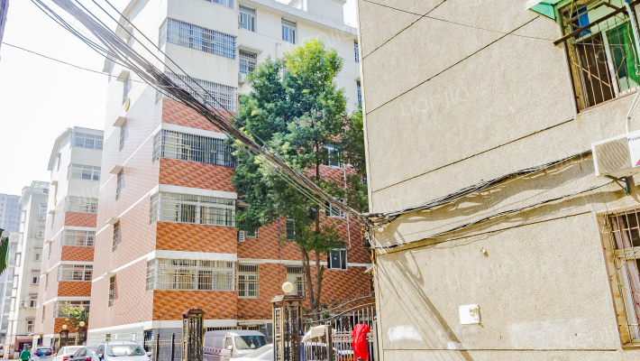 新一中宿舍外景图