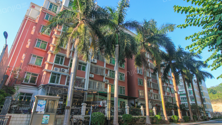 银泉山庄外景图