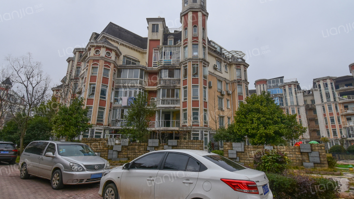 保利国际高尔夫花园荷兰苑外景图