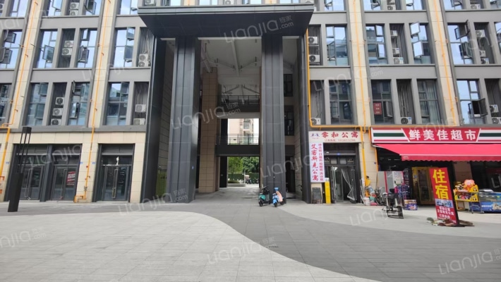 和泓芯寓外景图