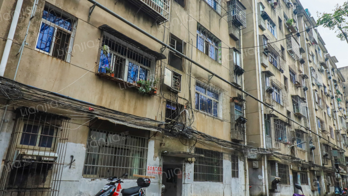 民和镇校前路外景图