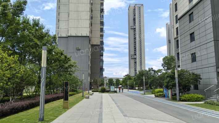 绿地长沙城际空间站外景图