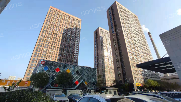 7080中心广场外景图