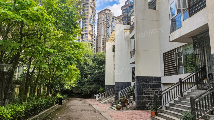 山水黔城半岛别墅外景图