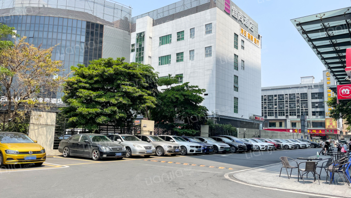 中一大厦外景图